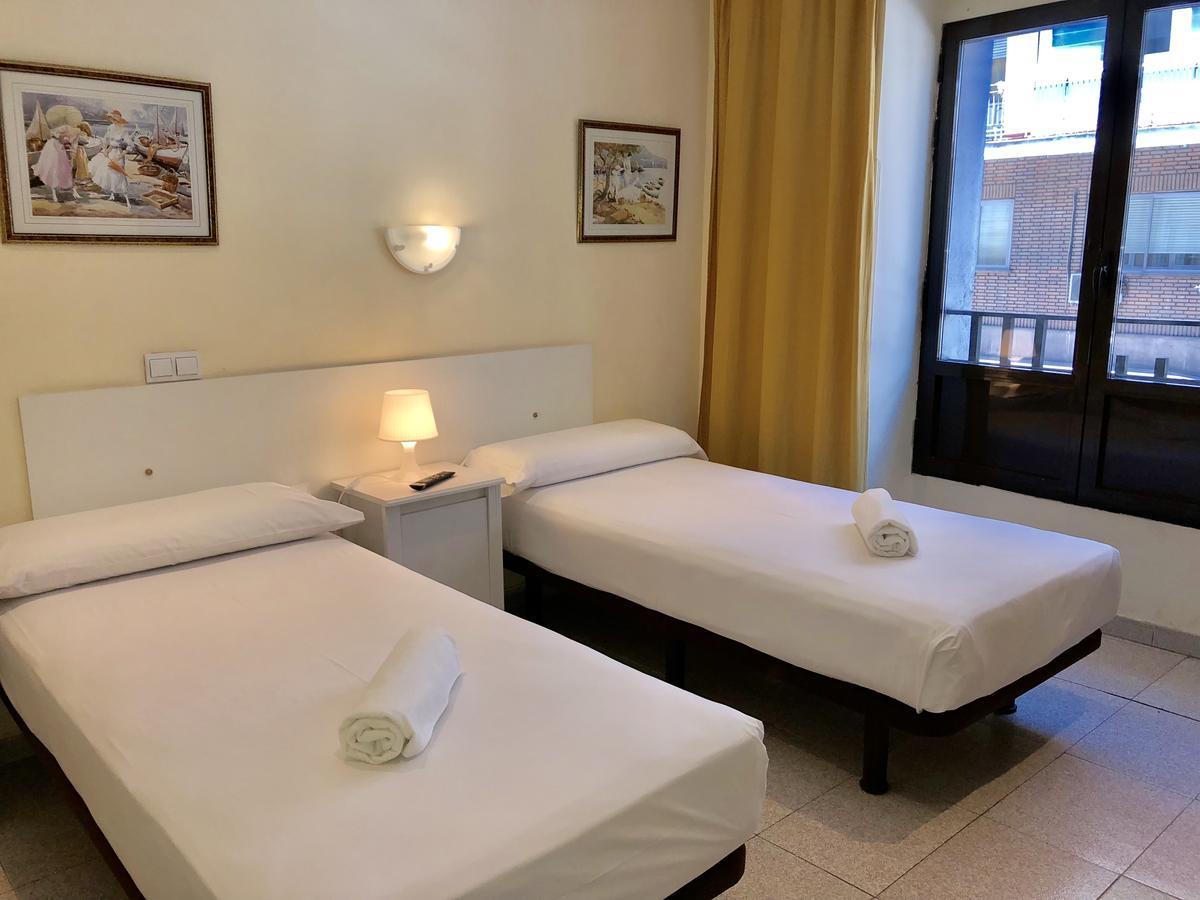 Hostal Arriaza Madrid Luaran gambar