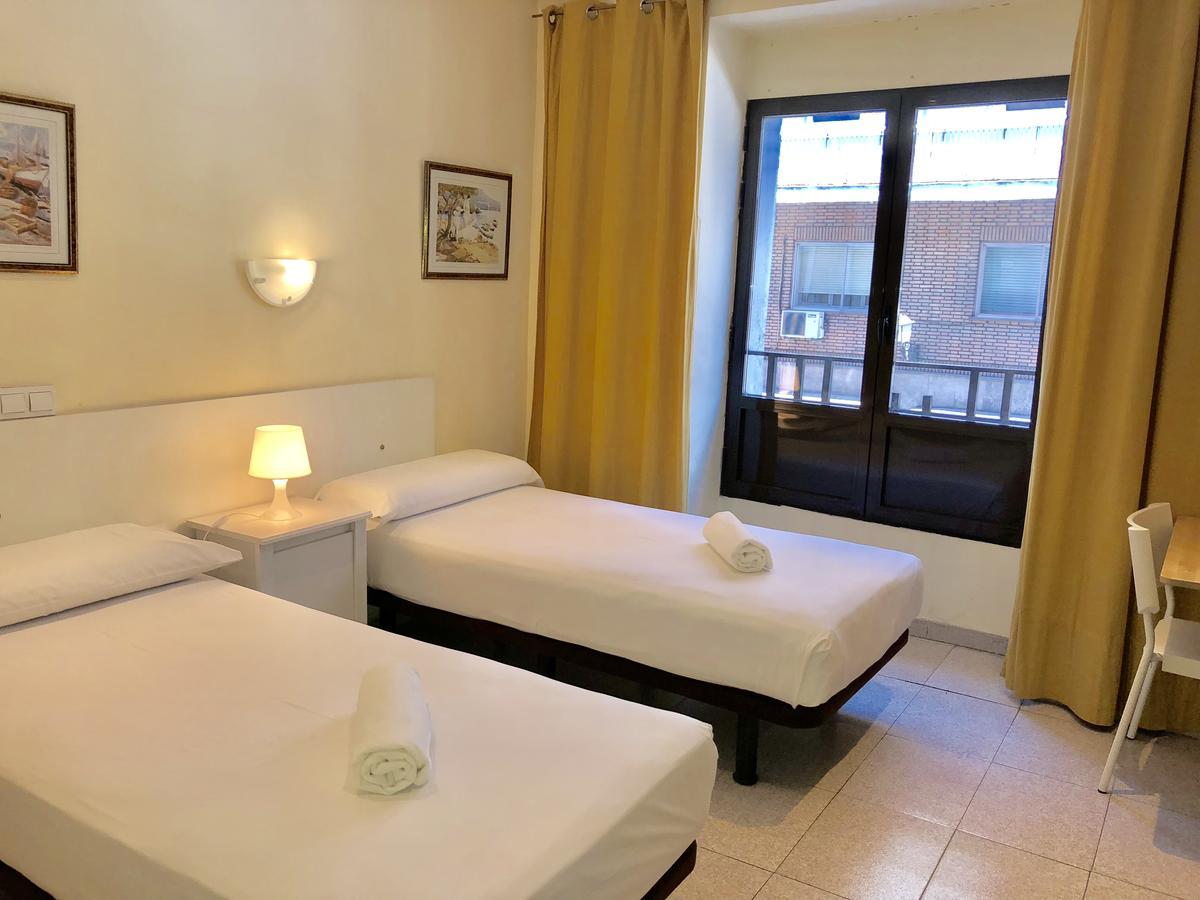 Hostal Arriaza Madrid Luaran gambar