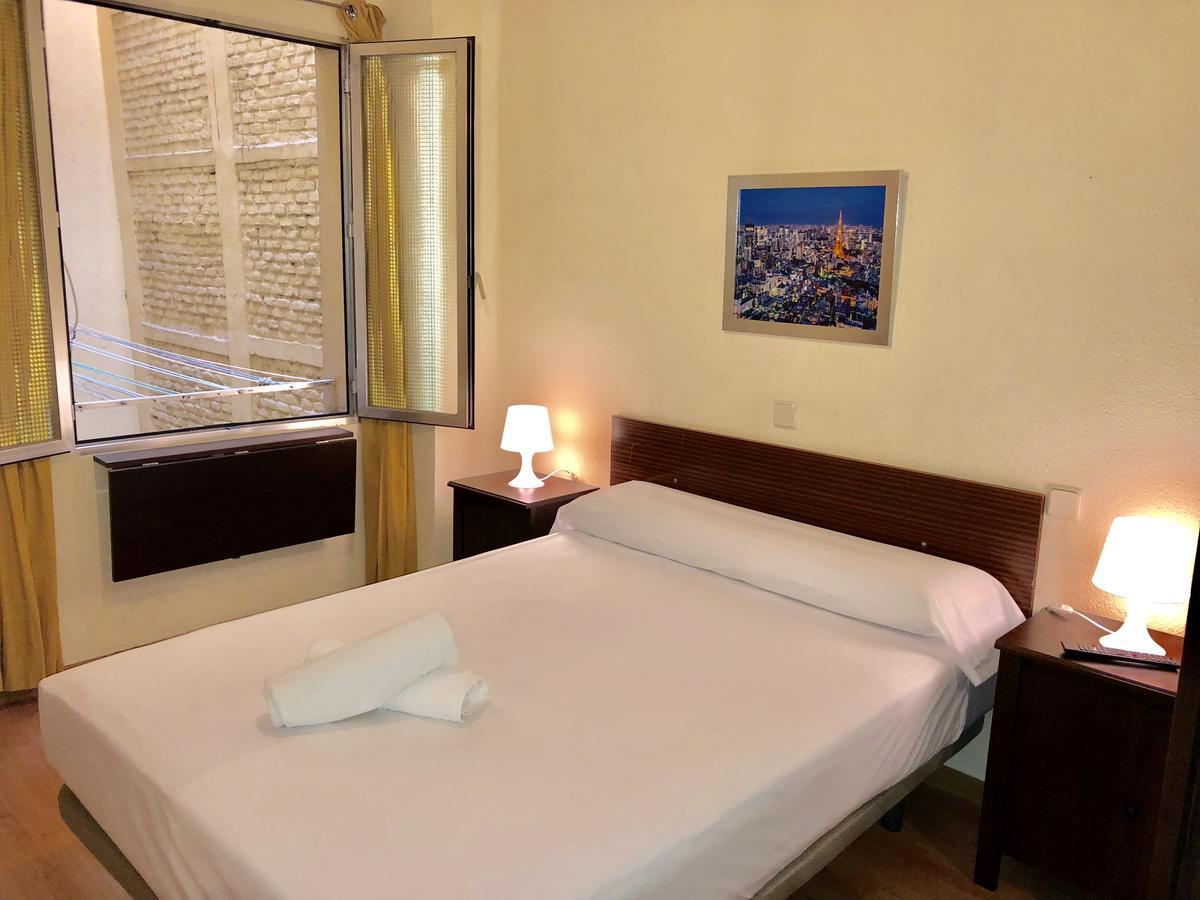 Hostal Arriaza Madrid Luaran gambar