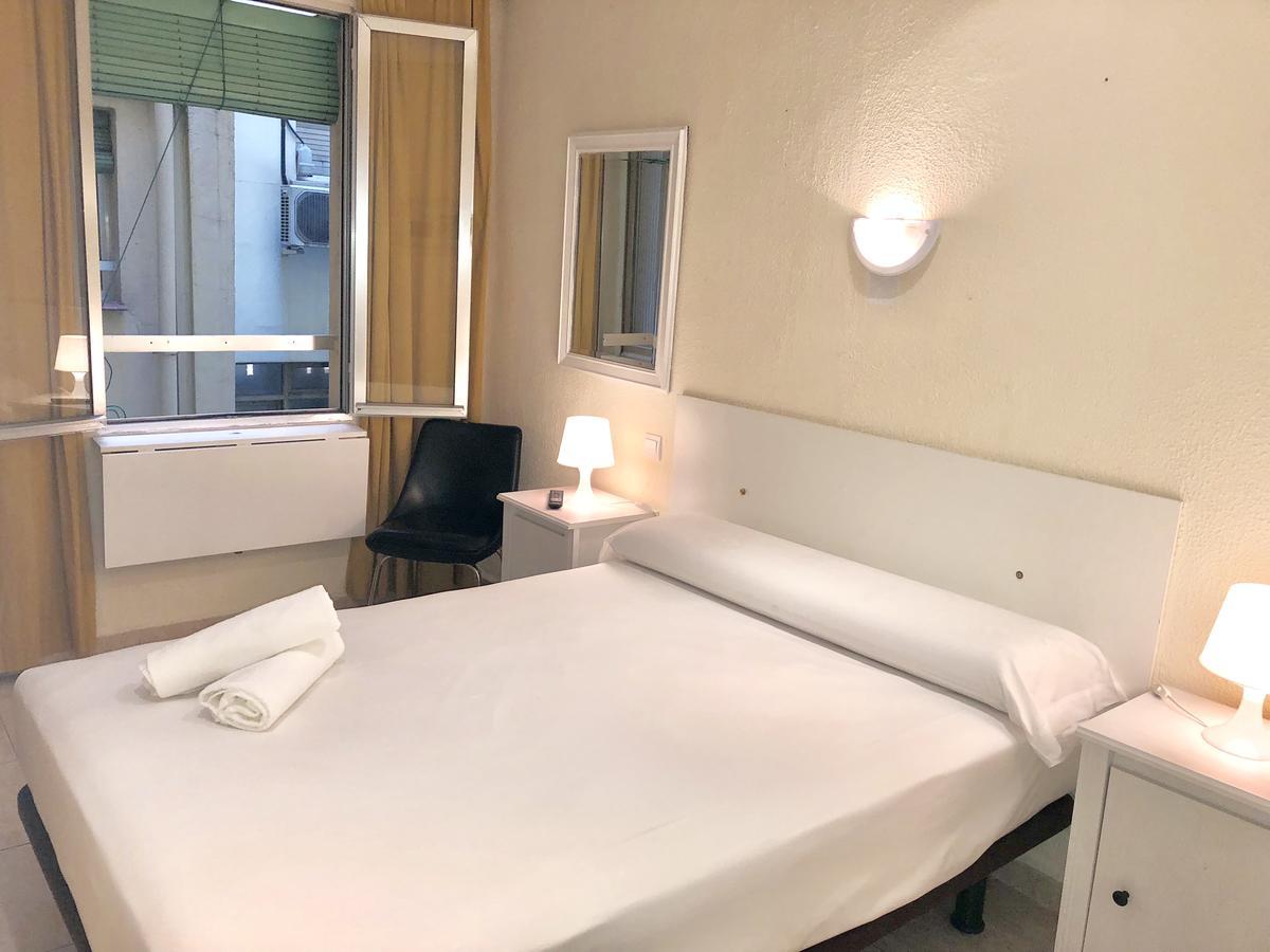 Hostal Arriaza Madrid Luaran gambar