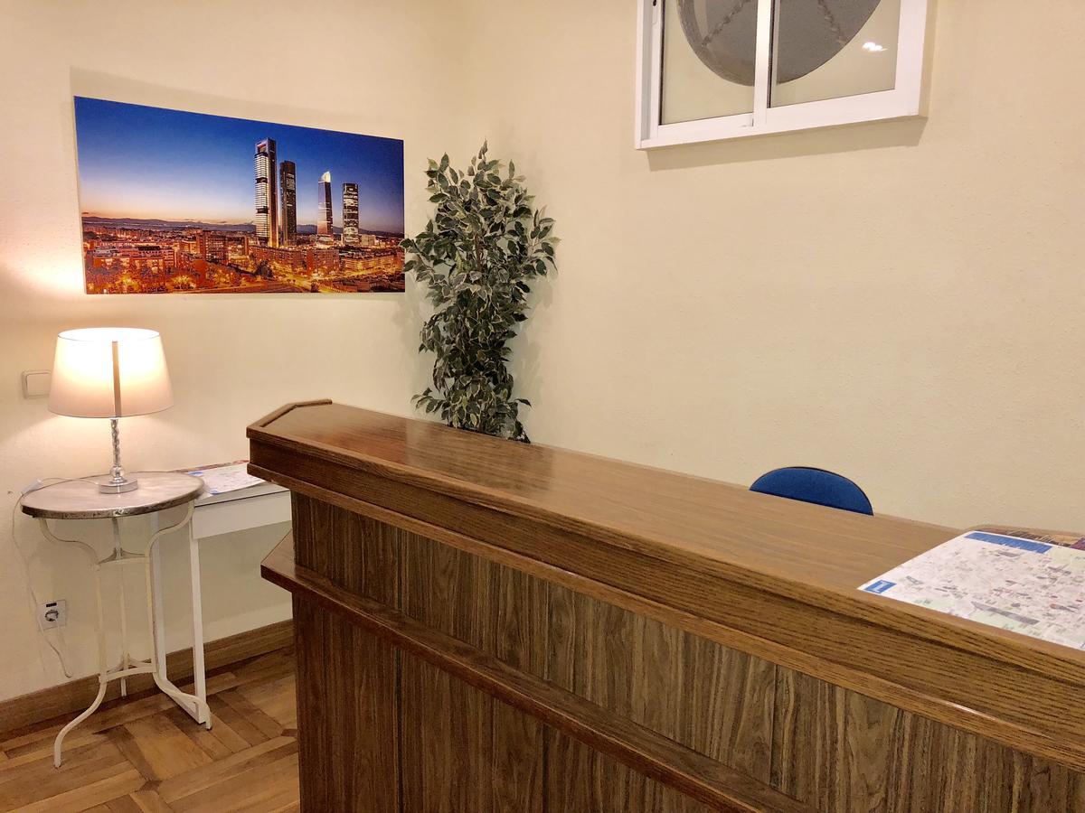 Hostal Arriaza Madrid Luaran gambar