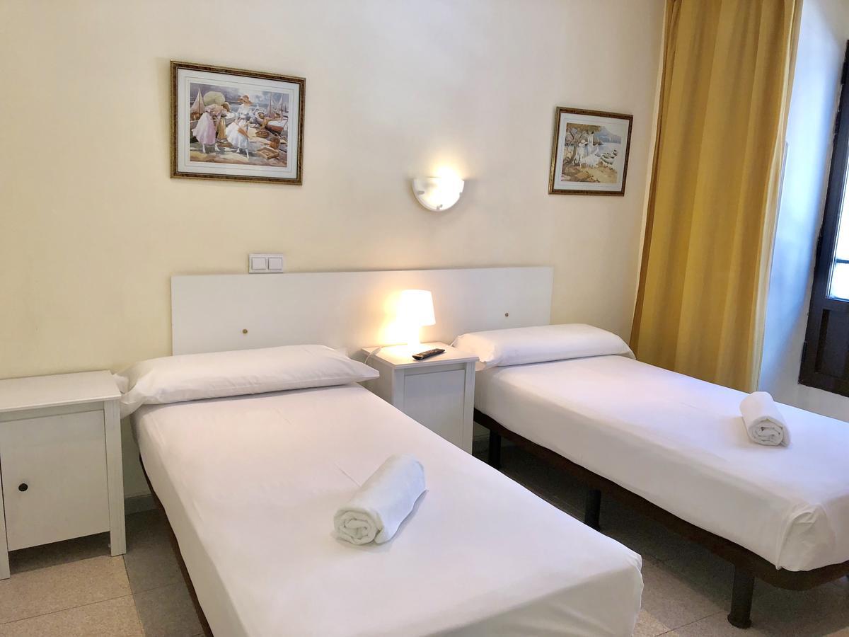 Hostal Arriaza Madrid Luaran gambar