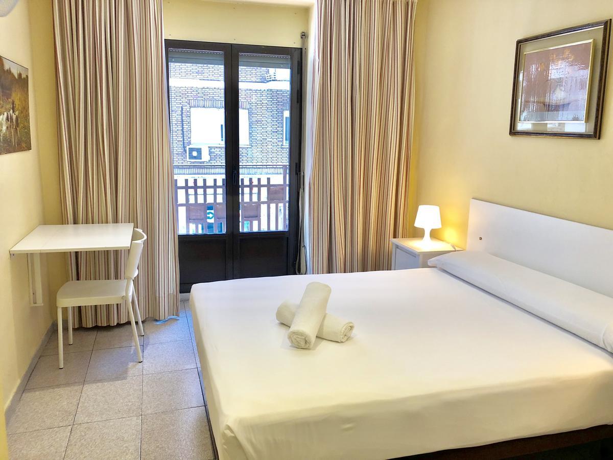 Hostal Arriaza Madrid Luaran gambar
