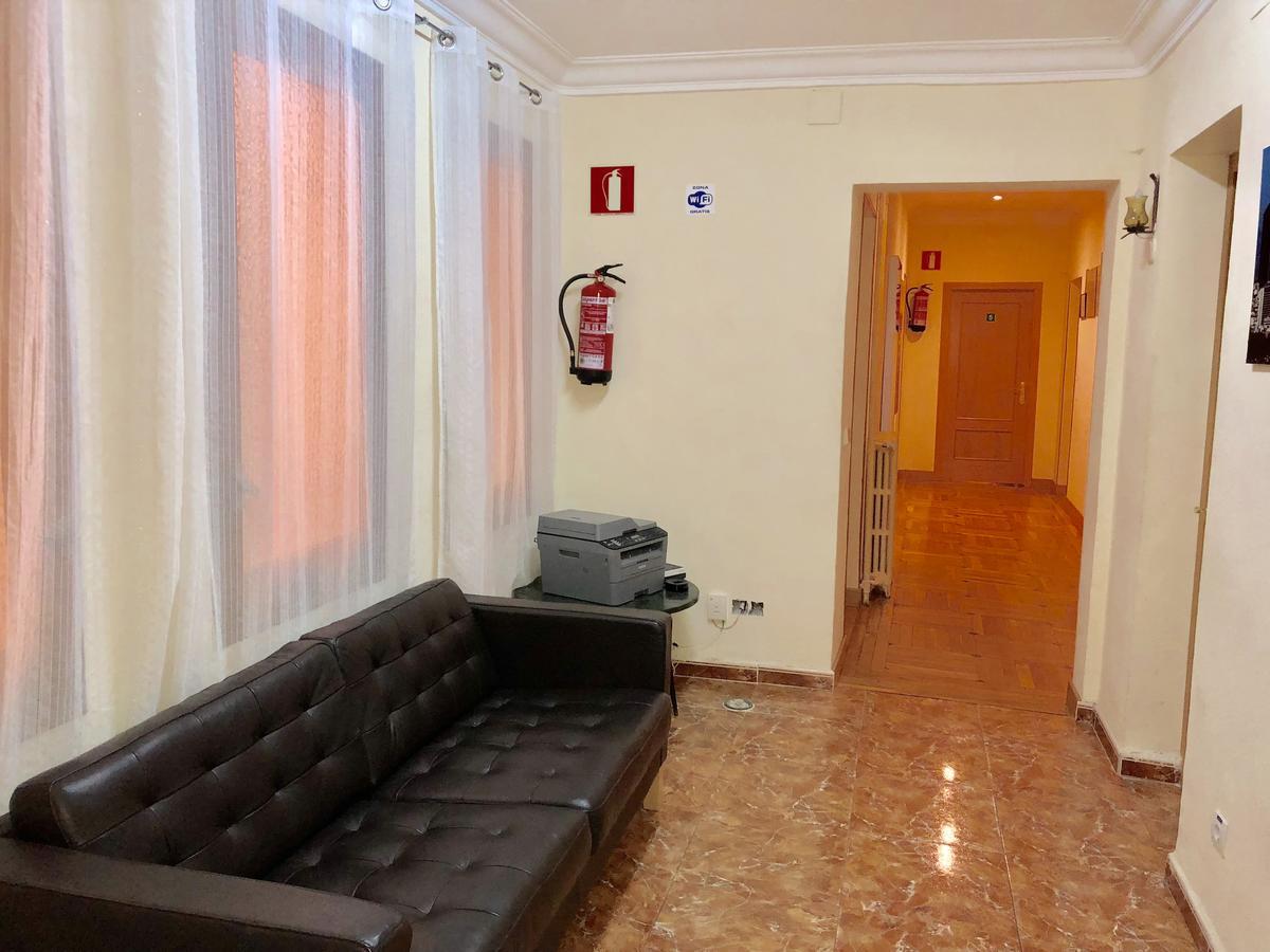 Hostal Arriaza Madrid Luaran gambar