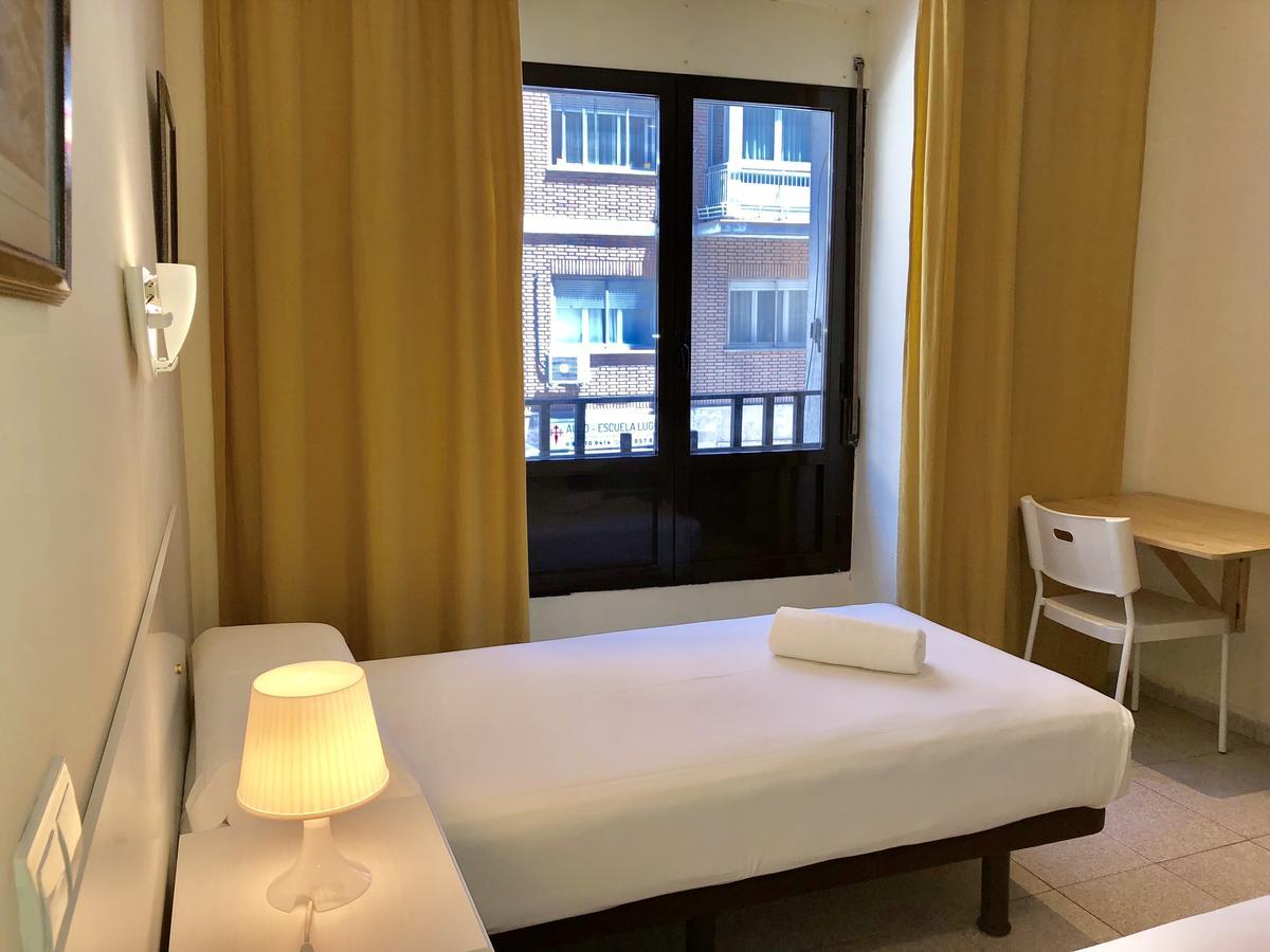 Hostal Arriaza Madrid Luaran gambar