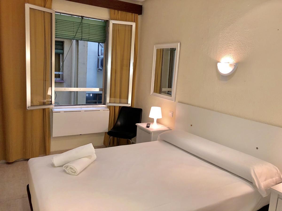 Hostal Arriaza Madrid Luaran gambar