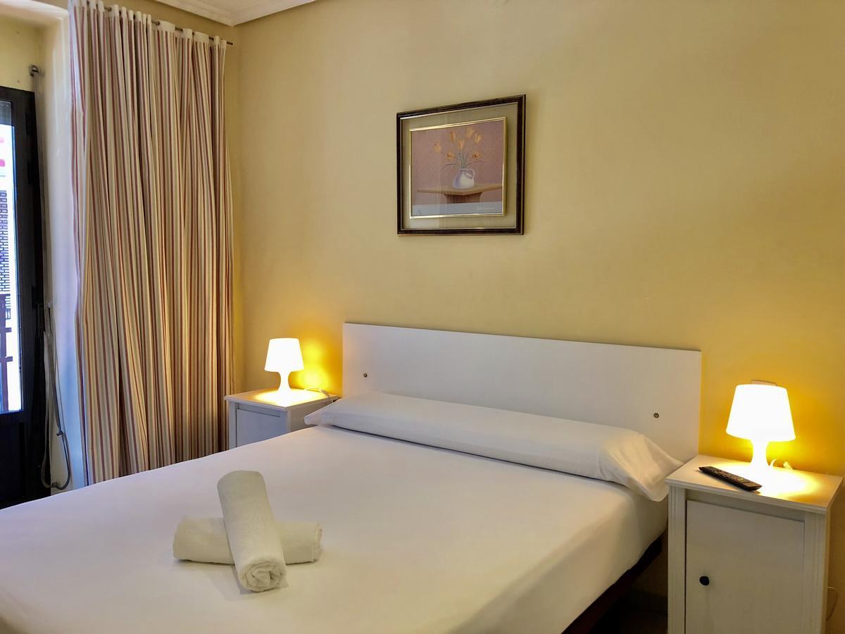 Hostal Arriaza Madrid Luaran gambar