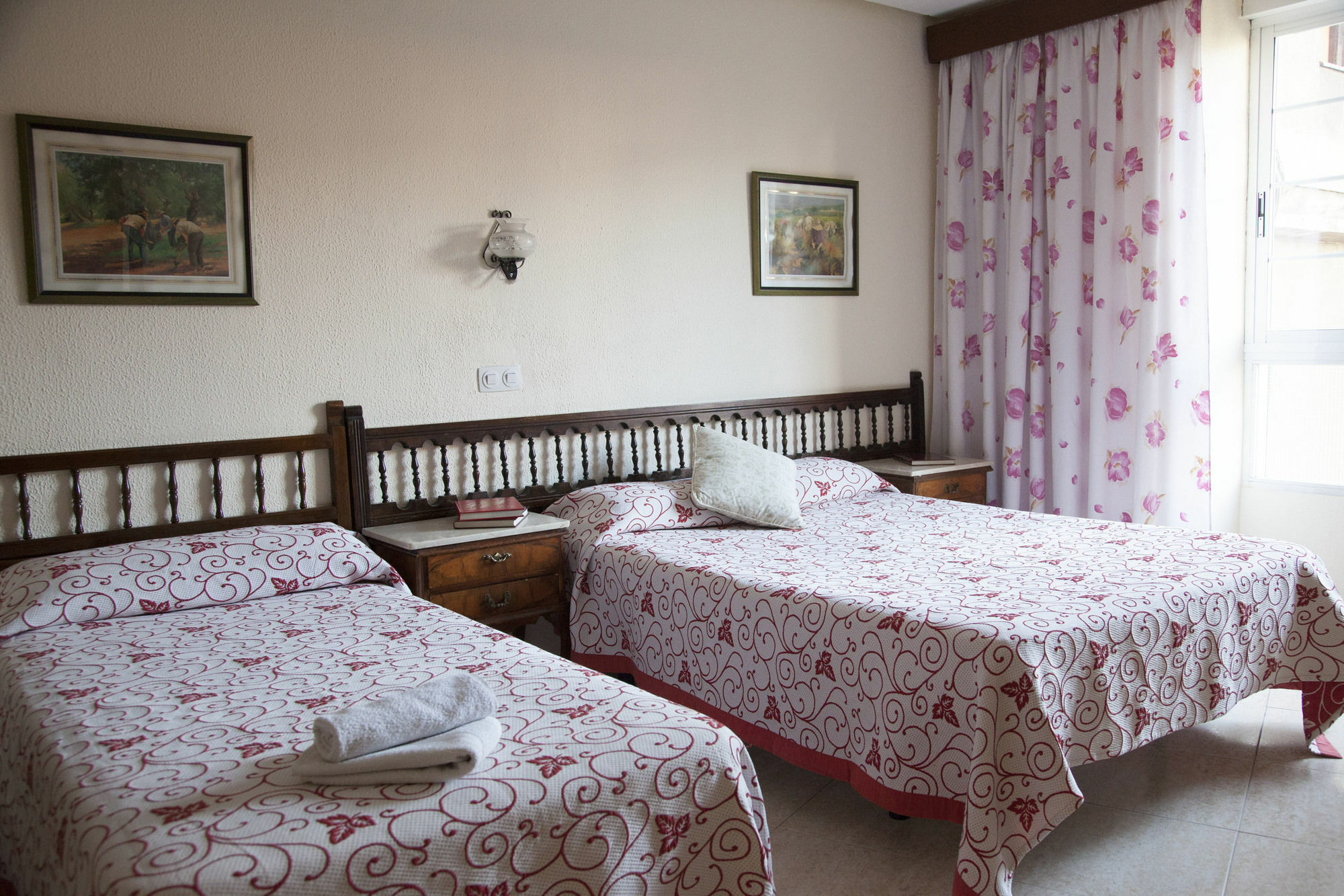Hostal Arriaza Madrid Luaran gambar