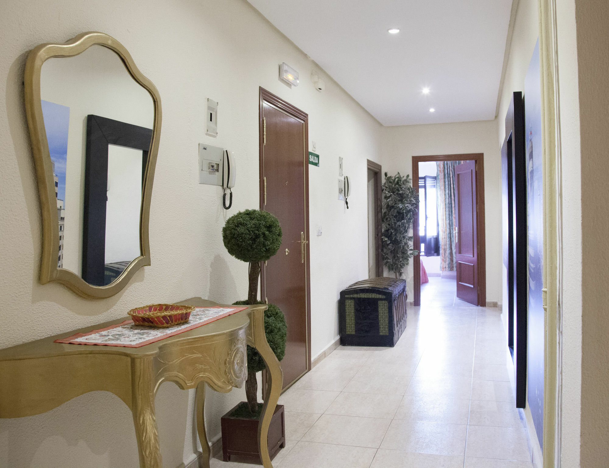 Hostal Arriaza Madrid Luaran gambar